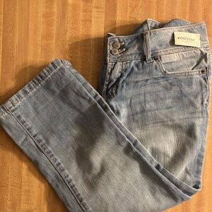 Aeropostale Classic Blue Denim Crop Pants Size 9/10.  Nwts